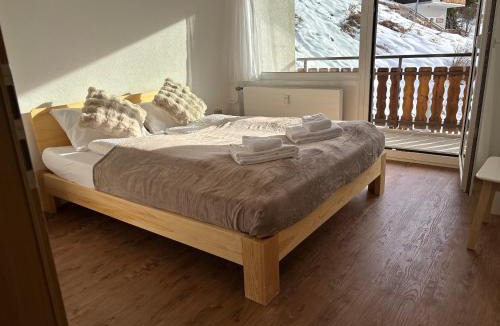 Graechen Apartment | Sunny Alps View Central Bliss 2