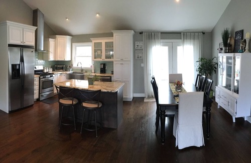 Centereach House | Sunny and Bright Home in Central Location!