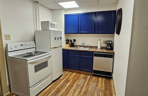 Negaunee Apartment | Sunny and bright