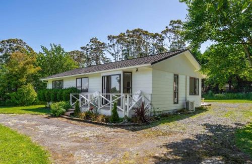 Featherston House | Sunny and central on big section