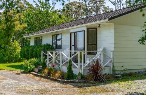Featherston House | Sunny and central on big section