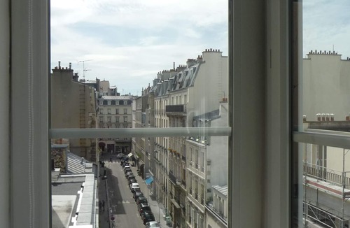 Epinettes Apartment | Sunny and tastefully decorated studio flat