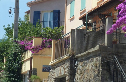 Collioure Apartment | Sunny apartment 52m2 large terrace garage, beach 5min walk