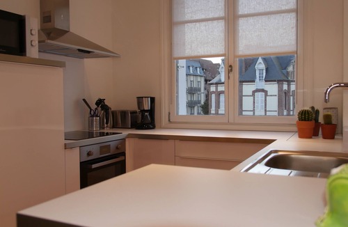 Deauville City Centre Apartment | Sunny apartment full center T3 75m2 with private parking