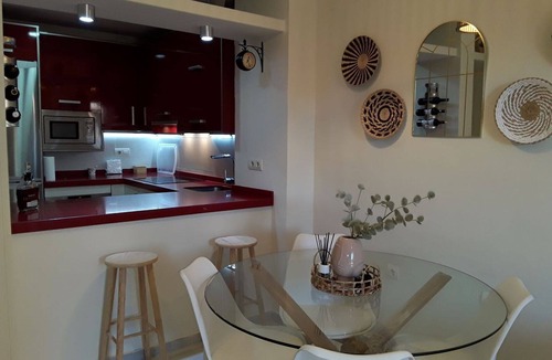 El Faro Apartment | Sunny Apartment Urb Polarsol, Fuengirola, Mijas by H&H