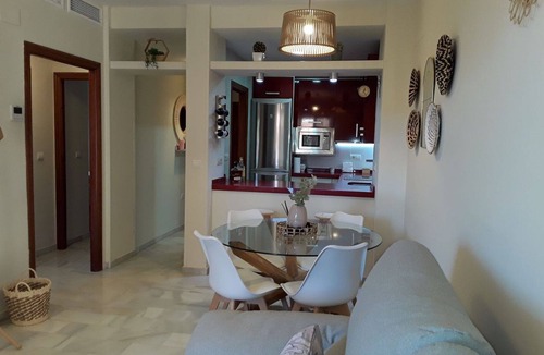 El Faro Apartment | Sunny Apartment Urb Polarsol, Fuengirola, Mijas by H&H