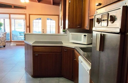 McPherson House | Sunny Arcadian Court