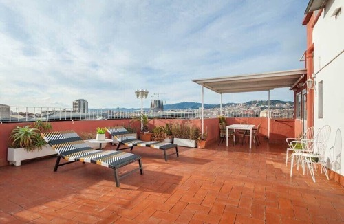 El Parc i la Llacuna del Poblenou Apartment | Sunny atico with private terrace in Sagrada Familia
