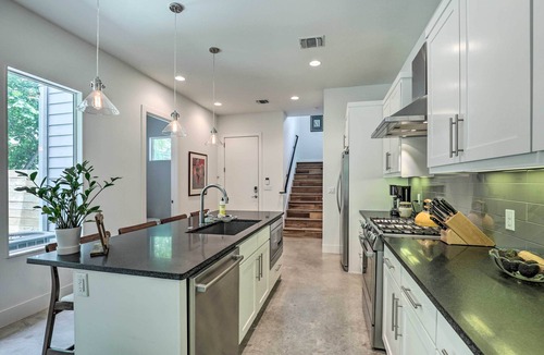 Brentwood House | Sunny Austin Abode: Proximity to Parks & Dtwn