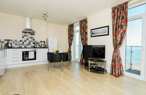 Shanklin Cabin | Sunny Beach Apartments