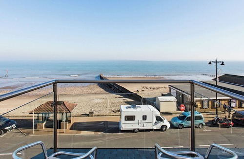 Shanklin Cabin | Sunny Beach Apartments