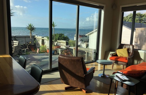 Pukerua Bay House | Sunny Beach Front House
