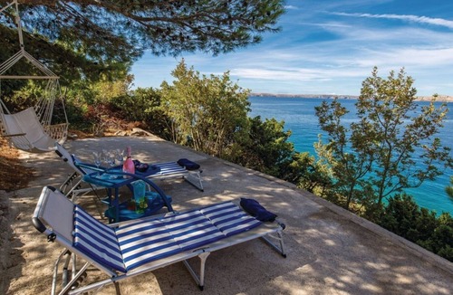 Jablanac Apartment | Sunny Beachfront Jablanac Apartments - Two Bedroom Apartment