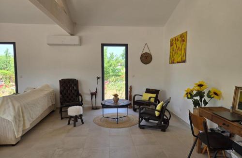 Salasc Villa | Sunny break in Salasc