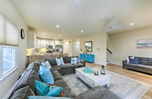 Brigantine House | Sunny Brigantine Townhome: Walk to Beach