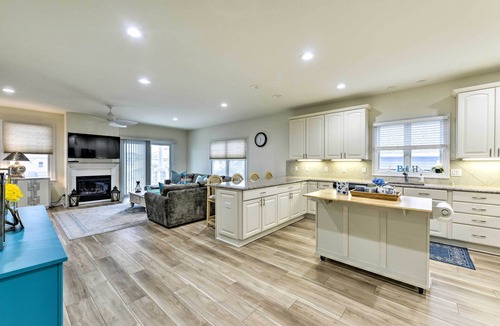 Brigantine House | Sunny Brigantine Townhome: Walk to Beach