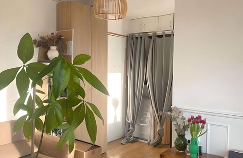 Arsenal Apartment | Sunny, central and fully equipped apartment with water-cooled air conditioning!