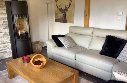 Nendaz Ski Chalet | Sunny chalet in Veysonnaz with garden