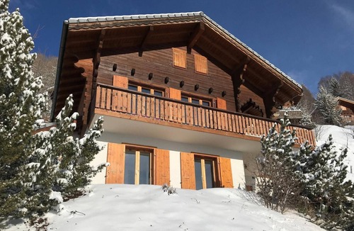 Nendaz Ski Chalet | Sunny chalet in Veysonnaz with garden