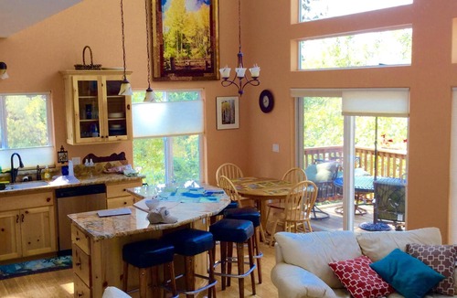 Tahoe City Ski Chalet | Sunny, Charming Three Bedroom Lake Tahoe Chalet In Great Location