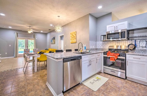 Four Corners House | Sunny Clermont Retreat w/Lanai: 12 Mi to Disney!