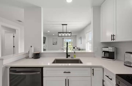 Osprey House | Sunny Coastal Escape
