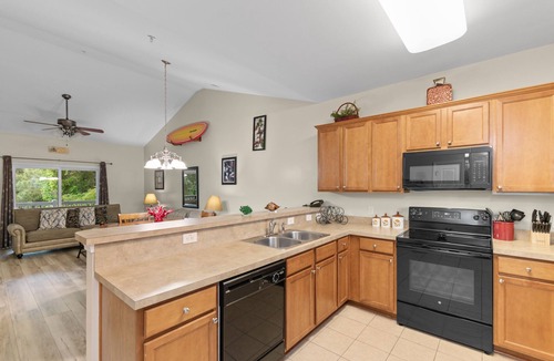 North Myrtle Beach Condo | Sunny Coastal Condo Near The Beach in Catalina