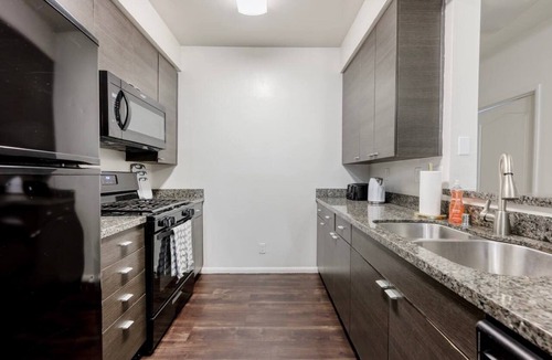 Del Rey Apartment | Sunny & Comfortable 1BR Retreat by Marina with Free Parking