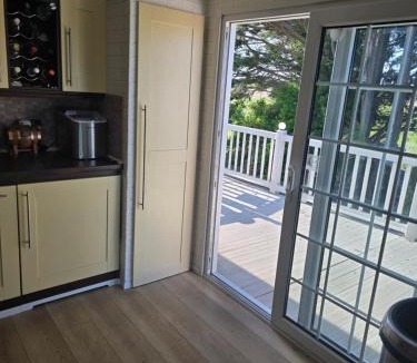 Clacton-on-Sea Resort | Sunny corner caravan