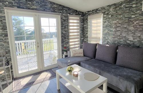 Clacton-on-Sea Resort | Sunny corner caravan