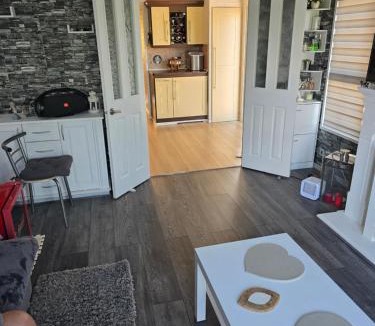 Clacton-on-Sea Resort | Sunny corner caravan