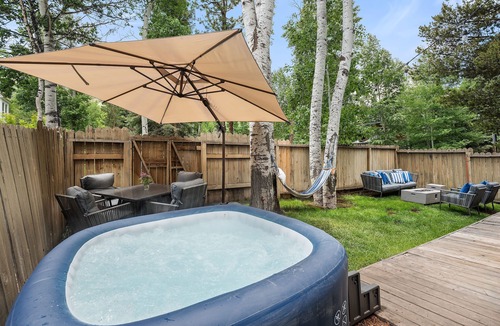 Aspen House | Sunny corner home w/spa & yard. Walk everywhere!