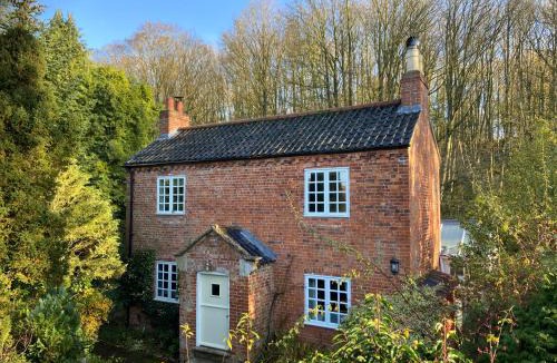 Welby House | Sunny Cottage