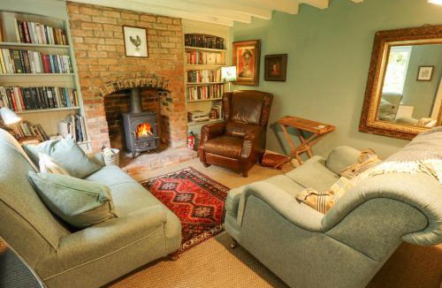 Welby House | Sunny Cottage