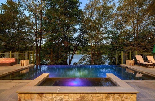 Newtown House | Sunny Day on Taunton Lake