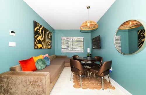 Flamingo/Lummus Apartment | Sunny Days Apartments