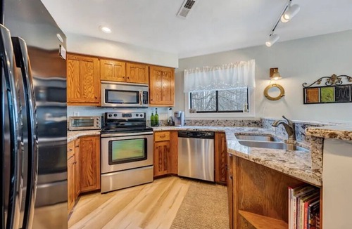 Smith Mountain Lake Condo | Sunny Days at Bernard's Landing - Lake Front