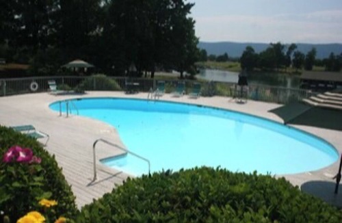 Smith Mountain Lake Condo | Sunny Days at Bernard's Landing - Lake Front