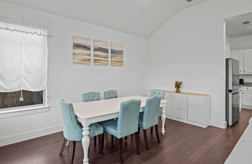 Fate House | Sunny Days at Bradley Drive｜Fenced Backyard｜Garage ｜Workspace｜Family Friendly