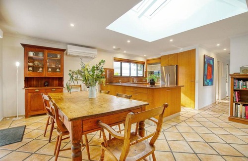 Broadbeach Waters Villa | Sunny Days Poolside at an Entertainer's Oasis