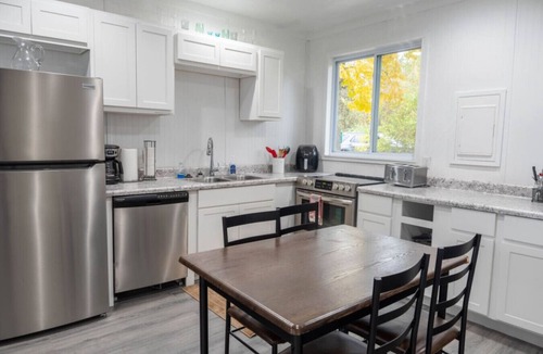 Alto Apartment | Sunny Days Studio Half Suite| Cozy Lake Stay