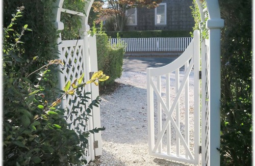 West of Town House | Sunny Days Will Leave You Smiling! Enjoy the pool and tennis courts!
