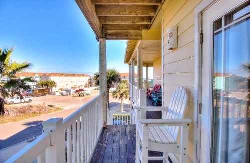 Sand Point House | Sunny Daze 690SP