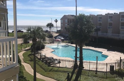 Galveston Apartment | Sunny Daze Beachfront Condo