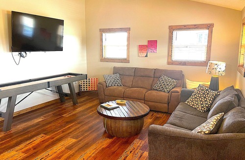 Attica Cabin | SUNNY DAZE - Two Bedroom, Two Bath Luxury Cabin