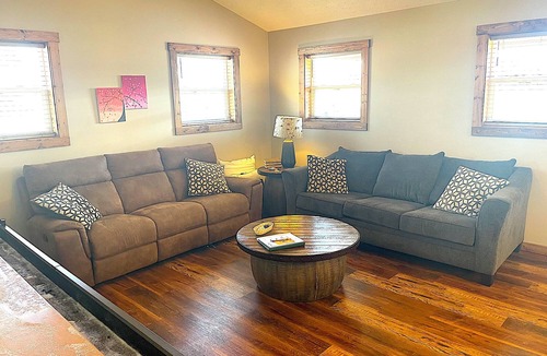 Attica Cabin | SUNNY DAZE - Two Bedroom, Two Bath Luxury Cabin