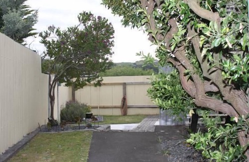 Napier Condo | Sunny - downstairs - Beach Flat