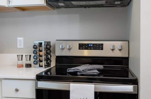 Montgomery Apartment | Sunny Downtown Studio | Pet-Friendly Stay