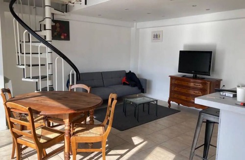 Pantin Apartment | Sunny duplex, courtyard, quiet, sunny