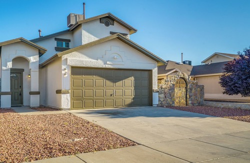 Biggs Field House | Sunny El Paso Home w/Private Yard!